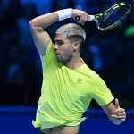 Alcaraz derrota 7-6 / 6-2 a De Miñaur en su debut en las ATP Finals y aopunta alto en Turín