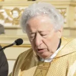 Acusan al sacerdote y periodista español Antonio Pelayo, de 81 años, de agredir sexualmente a un colega de 40 años