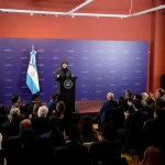 Milei se reunió con diputados y senadores: les dijo que quiere cambiar la carta orgánica del Banco Central y fijó prioridades legislativas