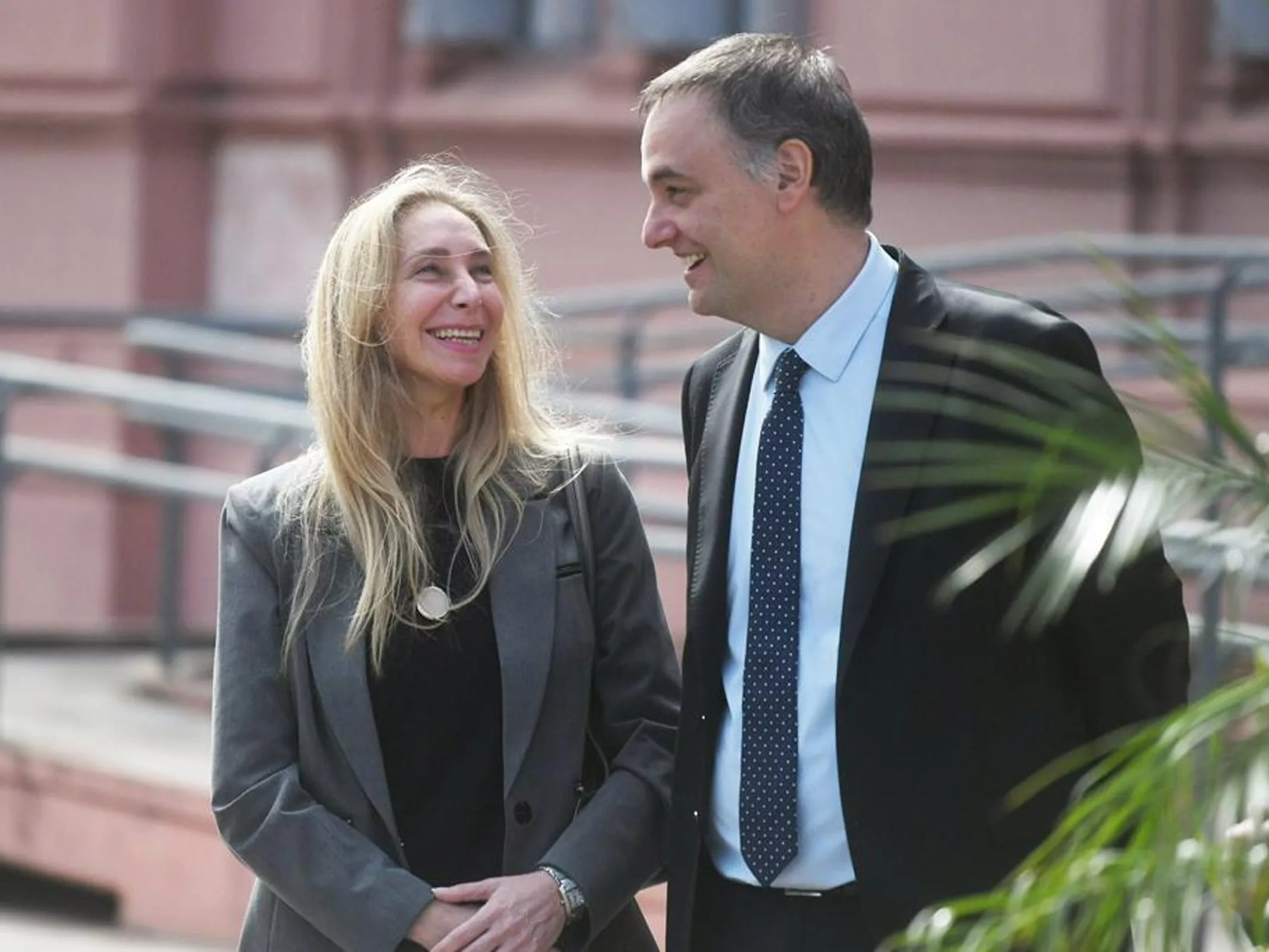 Karina Milei volvió a apoyar con Manuel Adorni, jefe de Gabinete, mientras avanza la causa judicial