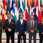 En medio del caso Adorni y la negociación por los pliegos, el juez Lijo y el ministro Mahiques se mostraron juntos en París