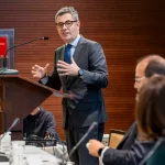 Escuchen las risas de los jueces cuando el caradura de Bolaños les dice que ‘defiende’ la autonomía del fiscal