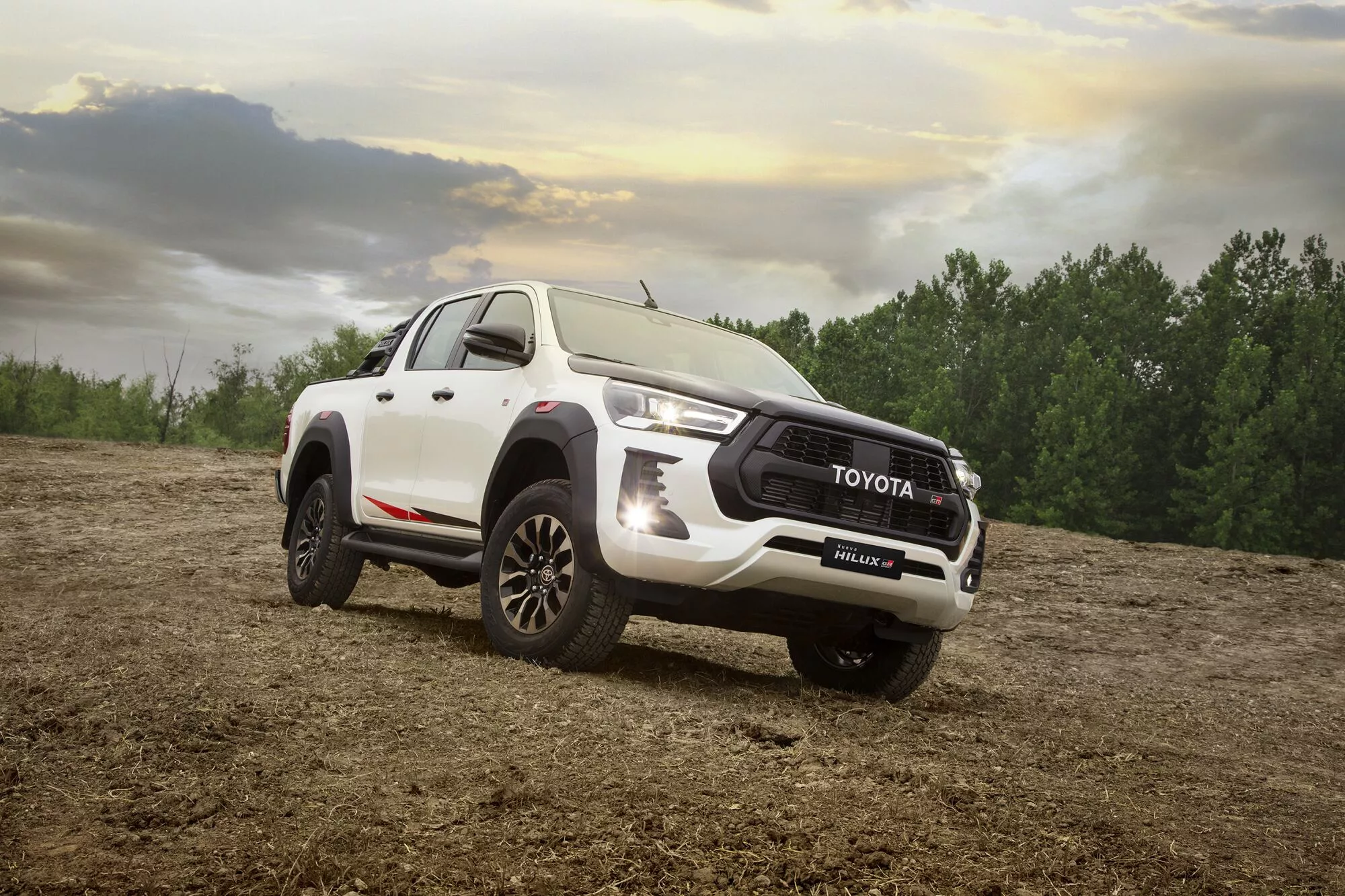 La Hilux tiene un despeje de 323 mm 
