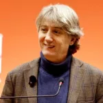 Carlos Martínez, candidato del PSOE en Castilla y León, lleva seis años haciendo ‘favores oficiales’ a la empresa de un familiar