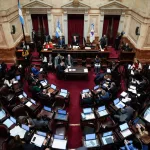 Senado: el oficialismo aprobó la ley que acelera desalojos pero tuvo retirar otro capítulo para evitar una derrota