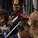 El escándalo Adorni: los chats calientes del Gobierno y la impaciencia por el aguante al funcionario