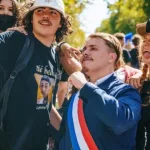 “Pedazo de perrito imperialista”: el episodio viral que derivó en un cruce entre Javier Milei y un diputado francés