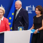 Von der Leyen aboga por restringir el acceso a redes sociales y servicios digitales para los menores de 13 años