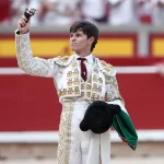 El debutante Aarón Palacio corta la primera oreja en Pamplona