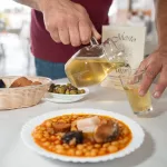 Mostos, las casas de comida jerezanas que abren en otoño para servir vino joven y cocina tradicional
