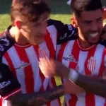 La falta fantasma y el gol de tiro libre del hijo de Tapia en el Barracas-Gimnasia