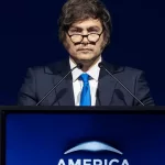 Javier Milei y sus medidas, EN VIVO: tras su gira por EE.UU., el Presidente ya está en Bolivia para la asunción de Rodrigo Paz Pereira