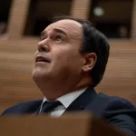 El popular Pérez Llorca asume a la primera la presidencia de la Generalitat Valenciana, gracias el apoyo de VOX