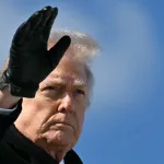 Donald Trump amenazó con “destruir por completo” una importante instalación iraní si vuelve a arremeter contra Qatar