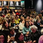 La menopausia finalmente salió del clóset: por qué ahora el tema crece en libros, podcasts y obras de teatro