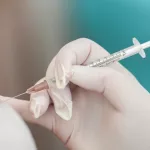 Comparan el daño cardíaco por la vacuna del Covid de Pfizer con el que causa la enfermedad: el resultado