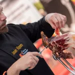 Se fue del país durante la crisis de 2001 y ahora ganó el concurso de mejor cortador de jamón de España