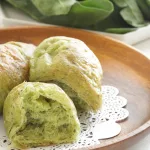 El sándwich ligero y bajo en calorías con pan de espinaca ideal para el almuerzo