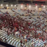 La reprobación de los hinchas del Flamengo a sus jugadores antes de la vuelta con Lanús: “Equipo sinvergüenza” y Maracaná semi vacío