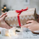 Sorprende como nunca antes en Navidad con estos 23 regalos a alguien que tiene de todo
