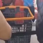 Indignación en Chubut: comerciantes golpean a cachetadas a un nene en un bazar chino por tocar un peluche y los clientes se atrincheran