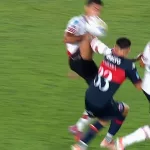 El audio del VAR por la roja a Fausto Vera: “Por más que sea un punto de contacto medio…”