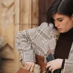 Las mujeres más elegantes del momento coinciden: la ‘blazer’ de cuadros es la prenda clave de la temporada