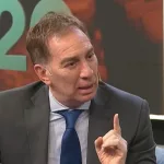 Santilli habló del abrazo triple con Milei y dijo que Adorni “se va a ir a defender a la Justicia sin fueros ni privilegio”