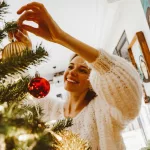 Cuál es la nueva tendencia para decorar el árbol de Navidad
