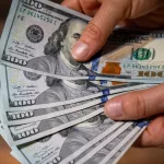 Un periodista de Clarín y la angustia del cuento del tío: “Ahí, en casa, ¿cuántos dólares tenés?”