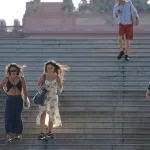 Por un raro fenómeno del clima la temperatura llega hoy a un pico de verano y luego cae a marcas invernales