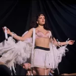 De beata a ‘raver’: Rosalía abre la gira mundial de ‘Lux’ recorriendo todas sus encarnaciones