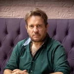 El biógrafo de Milei pidió que Manuel Adorni renuncie: “Está haciendo daño su permanencia en el Gobierno”