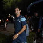 El plantel de Racing llegó a Santiago del Estero y fue recibido por su gente