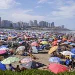 Último domingo de enero espectacular en Mar del Plata: calor y playas repletas