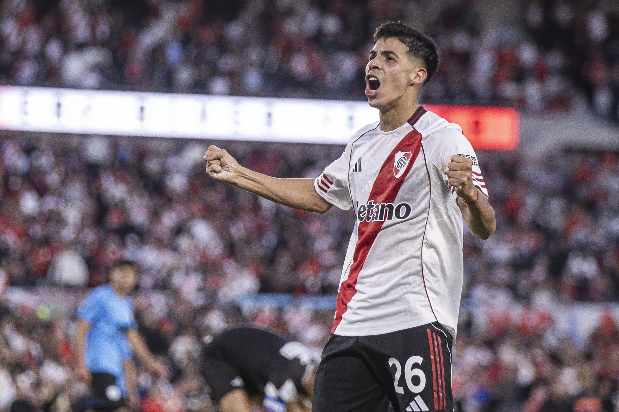 Tomás Galván festeja el primer gol convertido ante Belgrano