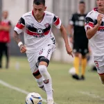 Chacarita empató y dejó señales encontradas en el debut