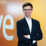 ¿Por qué el Gobierno destina 200.000 euros en contratar escolta y conductor para el presidente de RTVE que tiene 7.000 trabajadores?