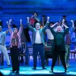 ‘Come from away’, musical sobre las consecuencias del 11-S en un pueblo canadiense, triunfa en los premios del teatro musical español