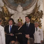 Javier Milei y sus medidas, EN VIVO: el Presidente encabeza el ascenso de las Fuerzas de Seguridad junto a la futura ministra Alejandra Monteoliva