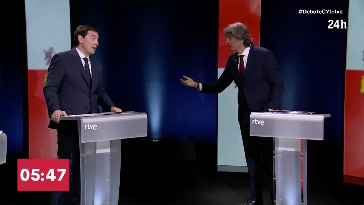 Máximo ridículo socialista: Mañueco le planta un corte épico al papanatas de Sánchez y rechaza de plano su tramposa mano tendida en Castilla y León