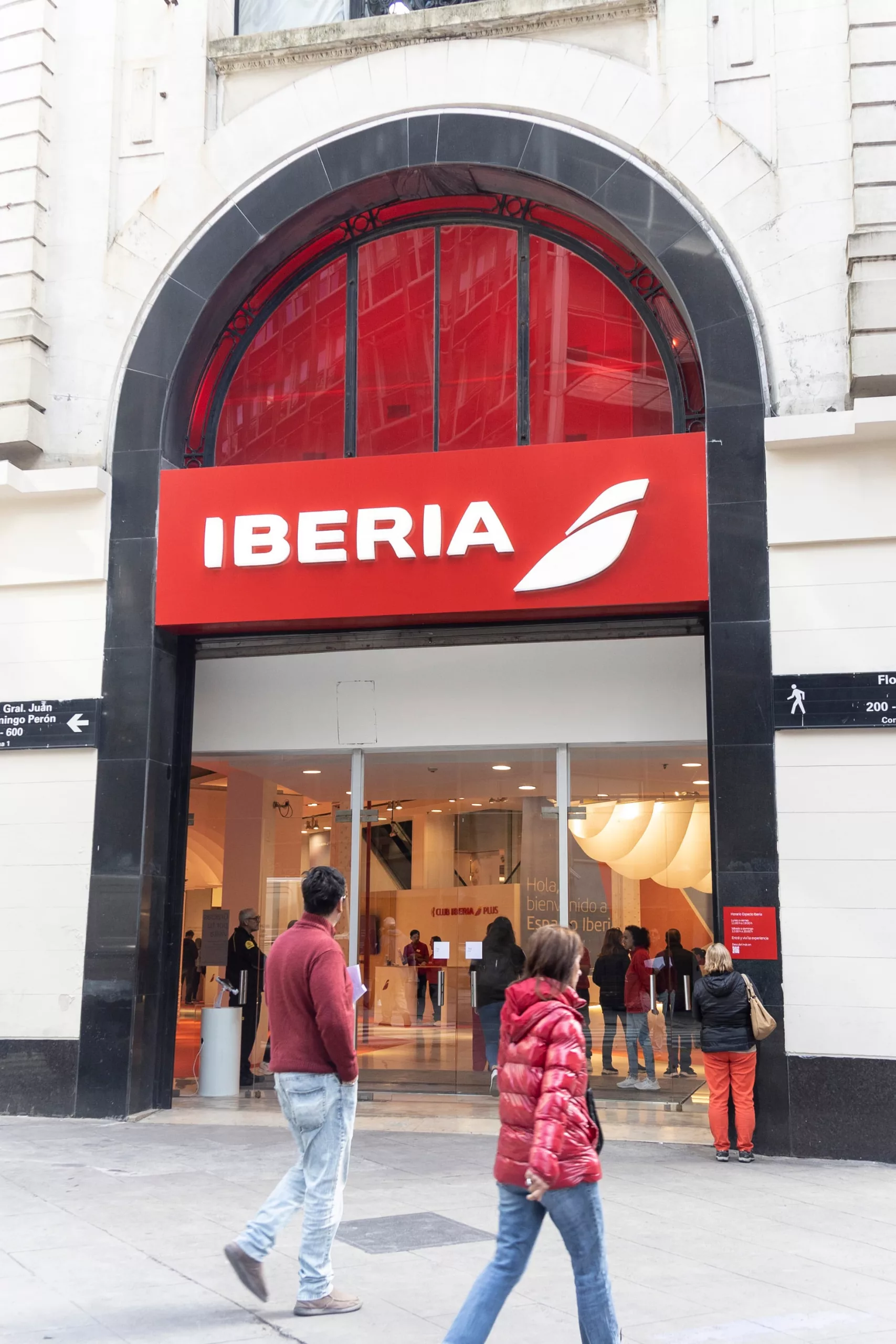 Una aerolínea utilizó la imagen de una mujer sin su permiso y ahora deberá pagarle más de 24 millones en indemnización