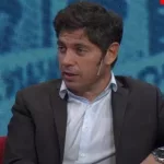 “Hay que resaltar el grado de locura que esto implica”: Axel Kicillof, atónito con el acto de Milei, lanzó una ironía sobre poner a Trump en la boleta
