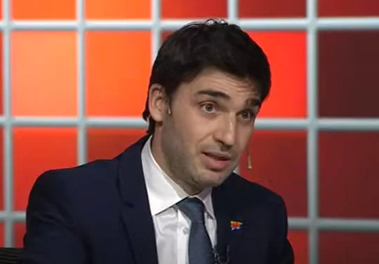Ignacio Torres respaldó el superávit fiscal pero pidió más reformas.