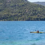 Misterio en Córdoba: murió un hombre que estaba de vacaciones mientras navegaba en su kayak