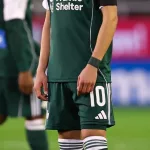 Con la 10 en la espalda y una asistencia, así fue el debut de Santino Andino en el Panathinaikos