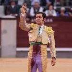 Morante de la Puebla se corta la coleta: adiós del más grande por la Puerta Grande