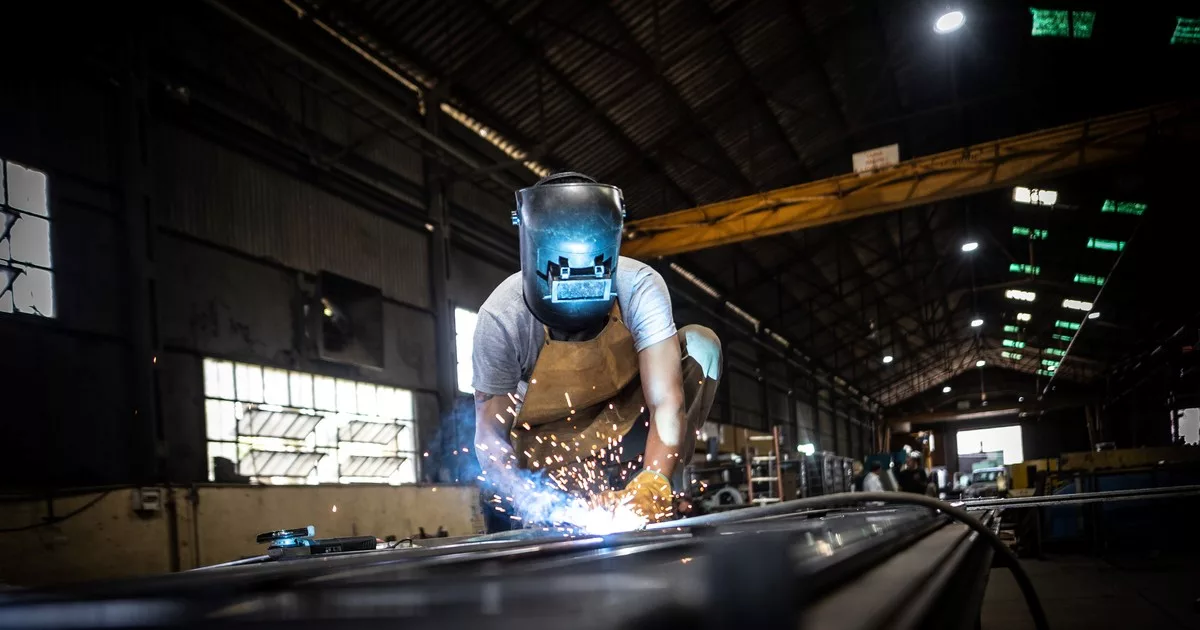 La UIA redobla la crítica contra Milei: ahora dice que más de la mitad de las fábricas tuvieron caídas de producción y ventas