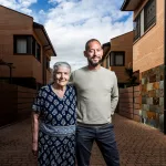 Viaje al pueblo que más crece y al que más se vacía de España, separados por una hora en coche