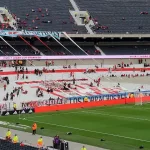 Volvieron las banderas de la barra de River al Monumental